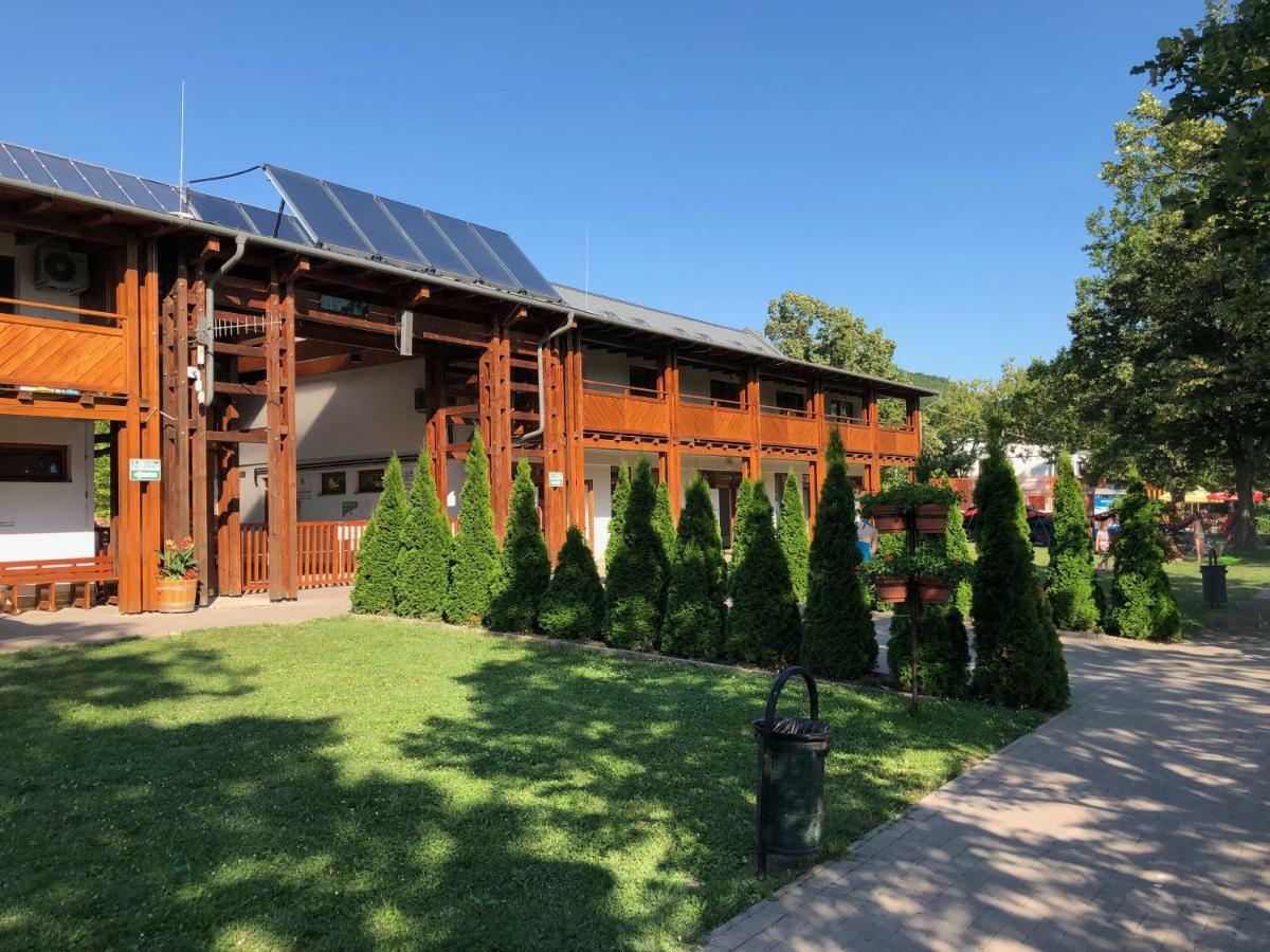 Beachfront Studio Apartman Balatonfuzfo Exterior foto